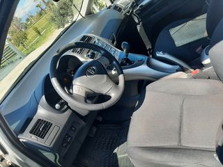 Toyota Auris 2009-thumb-17