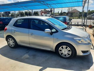 Toyota Auris 2009-thumb-22