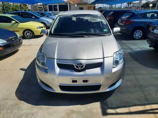 Toyota Auris 2009-thumb-24