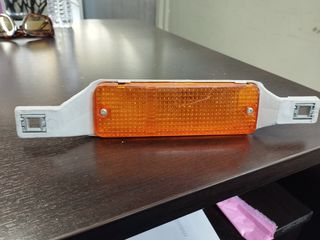 ΦΛΑΣ ΠΡΟΦΥΛΑΚΤΗΡΑ ΕΜΠΡΟΣ ΔΕΞΙ ΓΙΑ TOYOITA HILUX (RN35/45) MONT 79-84