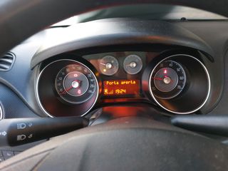 Fiat Punto 2015 1.4 STREET-thumb-6