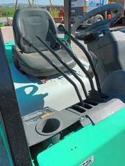 Mitsubishi 2010 FD-25-thumb-12