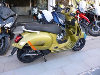Vespa GTS 125 2026 SUPERSPORT MY26 + Accessories Pack !!!!-thumb-3