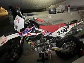 Husqvarna TE 250 2011 MEO-thumb-2