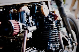 Suzuki GS 750 1977 D-thumb-1