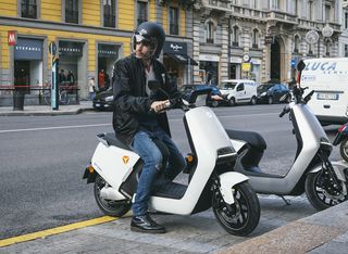 Yadea Electric Scooter 2025 G5-thumb-6
