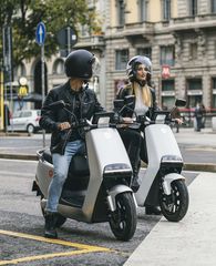 Yadea Electric Scooter 2025 G5-thumb-7
