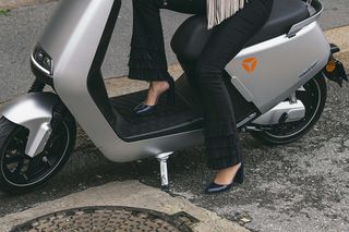 Yadea Electric Scooter 2025 G5-thumb-9