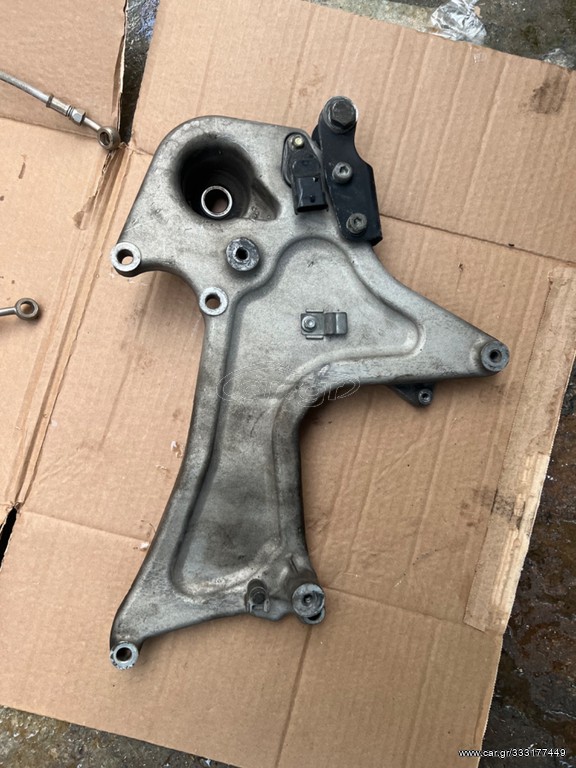 Βάσης / πίσω ψαλίδι Piaggio Bevelry