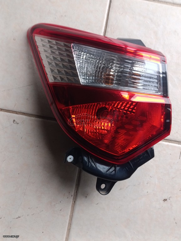 Toyota yaris φανάρια πίσω