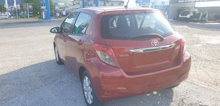 Toyota Yaris 2013-thumb-3