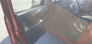 Toyota Yaris 2013-thumb-7