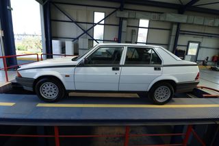 Alfa Romeo Alfa 75 1991-thumb-1