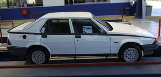 Alfa Romeo Alfa 75 1991-thumb-5