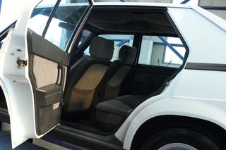 Alfa Romeo Alfa 75 1991-thumb-9