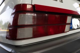 Alfa Romeo Alfa 75 1991-thumb-16