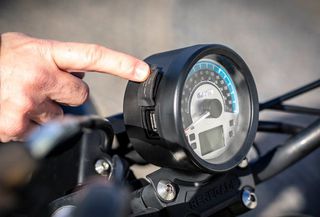 UM 2026 RENEGADE SPORT 125 i CBS UM Made in USA Δωρεάν Μεταφορά!!!-thumb-16
