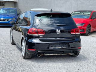 Volkswagen Golf 2010 GTI DSG F1-thumb-4