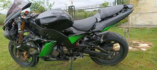 Kawasaki ZX 10 R Ninja 2005-thumb-4