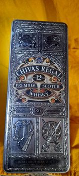 Συλλεκτικο Ανάγλυφο μεταλλικο μπαουλακι CHIVAS REGAL WHISKY 