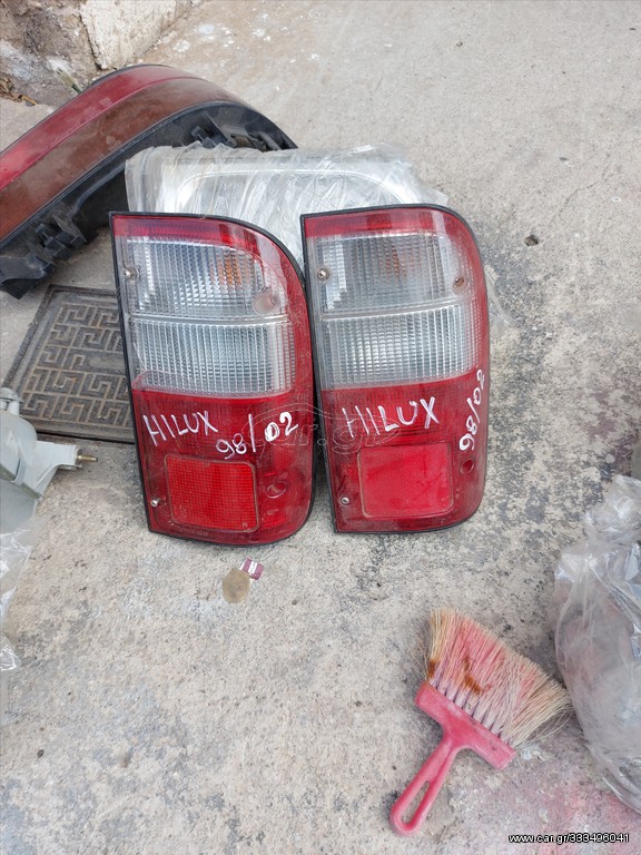 ΠΙΣΩ ΦΑΝΑΡΙΑ TOYOTA HILUX