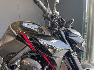 Kawasaki Z 900 '24 Metallic Spark Black/G. Gray 125PS ΕΤΟΙΜΟΠΑΡΑΔΟΤΟ!