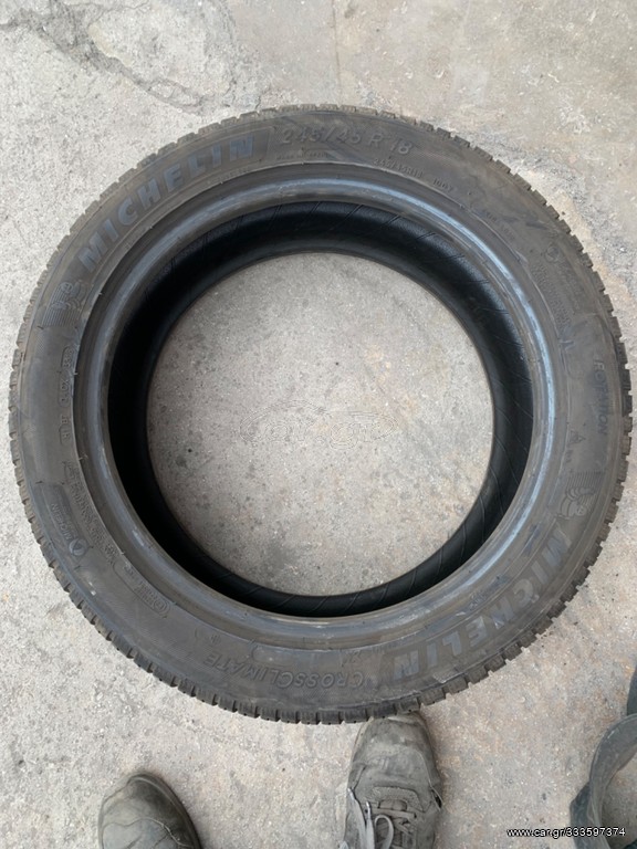 245/45/18 Michelin cross climate 