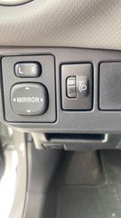 Toyota Yaris 2016-thumb-12
