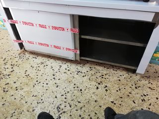 ΕΙΔΙΚΗ ΠΡΟΣΦΟΡΑ ΜΕΧΡΙ ΕΞΑΝΤΛΗΣΗ ΑΠΟΘΕΜΑΤΩΝ.ΕΡΜΑΡΙΟ ΜΕ ΣΥΡΟΜΕΝΕΣ ΠΟΡΤΕΣ ΚΑΙ ΕΝΑ ΡΑΦΙ ΣΤΗ ΜΕΣΗ.ΔΙΑΣΤΑΣΕΙΣ 160Χ50Χ85