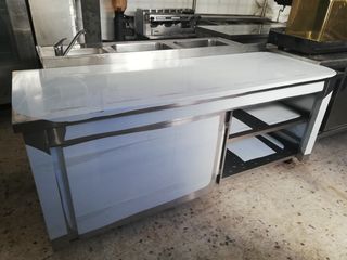  ΕΙΔΙΚΗ ΠΡΟΣΦΟΡΑ ΜΕΧΡΙ ΕΞΑΝΤΛΗΣΗ ΑΠΟΘΕΜΑΤΩΝ.ΕΡΜΑΡΙΟ ΜΕ ΣΥΡΟΜΕΝΕΣ ΠΟΡΤΕΣ ΚΑΙ ΕΝΑ ΡΑΦΙ ΣΤΗ ΜΕΣΗ.ΔΙΑΣΤΑΣΕΙΣ 140Χ70Χ85