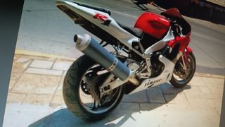 Yamaha YZF-R1 2001-thumb-3