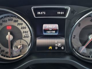 Mercedes-Benz GLA 180 2015 GLA 180d Sensation 7G-DCT AUTOMATIC FULL EXTRA-thumb-30