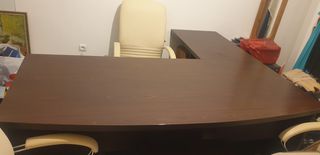 Γραφείο μασίφ με 3 καρέκλες δερματινες σετ