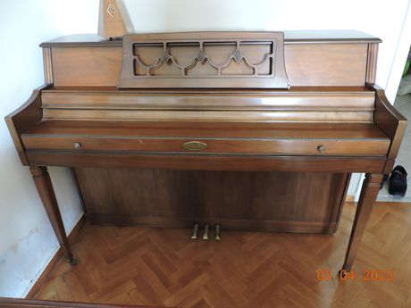 Πιάνο Wurlitzer modell 2616