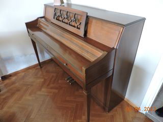 Πιάνο Wurlitzer modell 2616-thumb-1