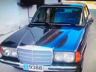 Mercedes-Benz 200 '79