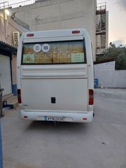 Mercedes-Benz 2000-thumb-9