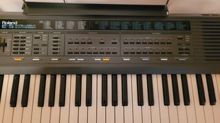 Roland E-5 keyboard Intelligent Synthesizer-thumb-3