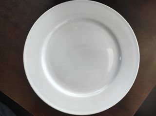 52 πιάτα πορσελάνης λευκά 27 εκ. 