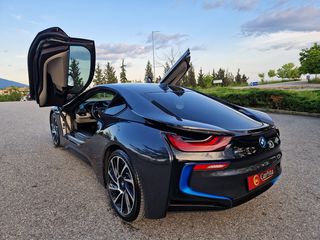 Bmw i8 2018-thumb-11