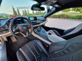 Bmw i8 2018-thumb-15