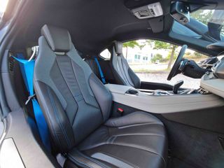 Bmw i8 2018-thumb-20