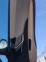 Bmw i8 2018-thumb-22