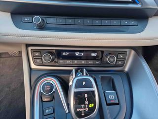 Bmw i8 2018-thumb-24