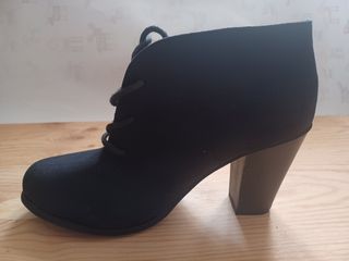 ΜΠΟΤΑΚΙΑ ΑΣΤΡΑΓΑΛΟΥ "HEART & SOLE" (BLACK)