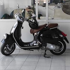 Vespa GTS Super 300 '16 Via Monte Napoleone (συλλεκτική)