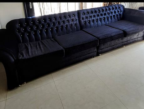 Καναπές 4θεσιος μαύρο βελούδο με Swarovski , υπάρχει και 3θεσιος και ταμπουρε 