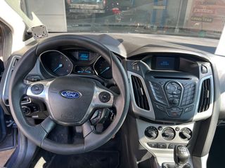 Ford Focus 2012-thumb-9