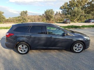 Ford Focus 2012-thumb-19