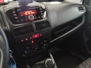 Κλούβα Opel 2017 Combo Euro6__95hp__αφόρτωτο-thumb-9